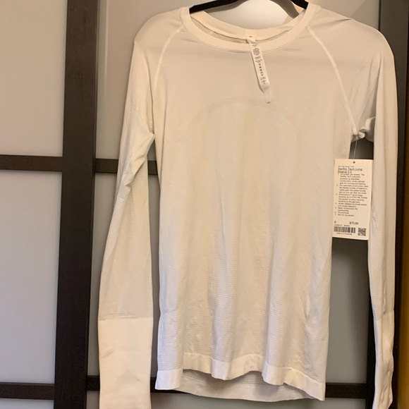 New white long-sleeved Swiftly Tech 2.0 top - Picture 3 of 7
